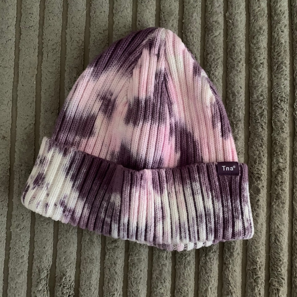 Aritizia Beanie!!